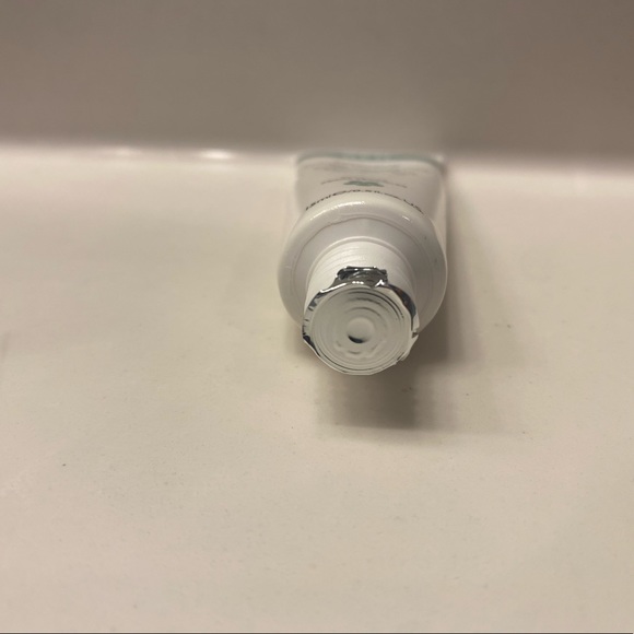 Evercalm Protection Day Cream - Picture 3 of 3